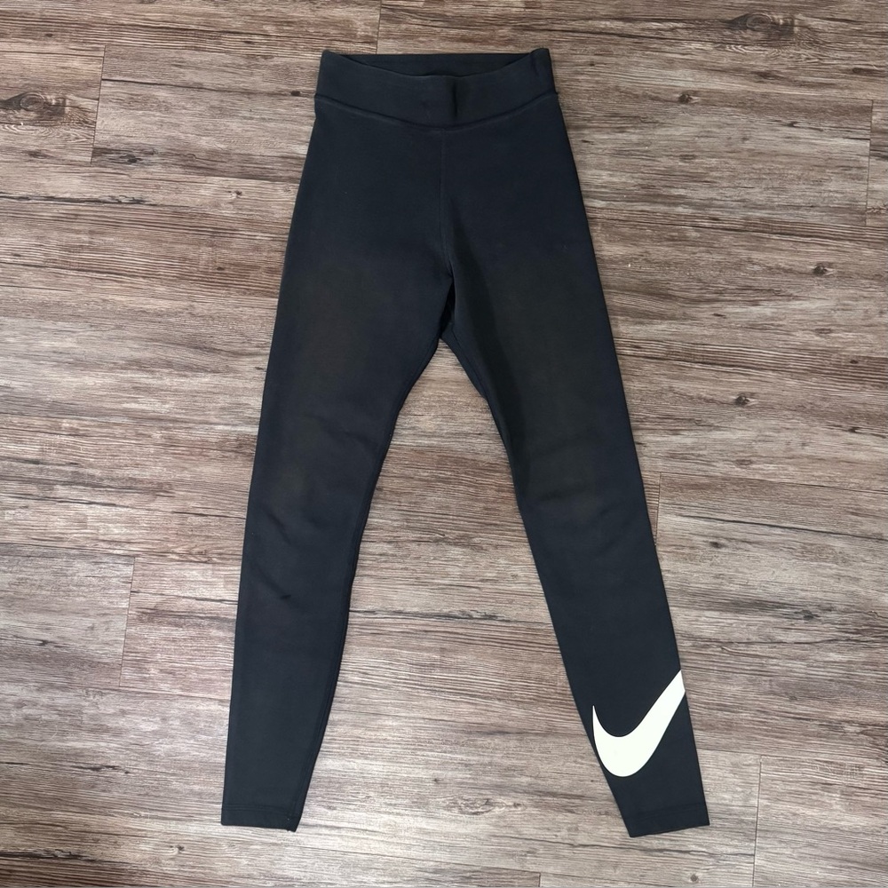 WOMENS NIKE CLASSICS ESSENTIAL LEGGING